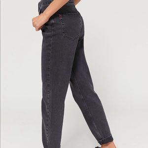 BDG MOM JEANS 🖤